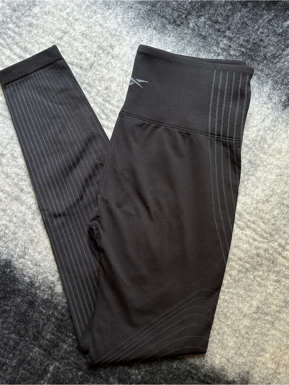 Reebok Women's Black Knit Performance Leggings - M